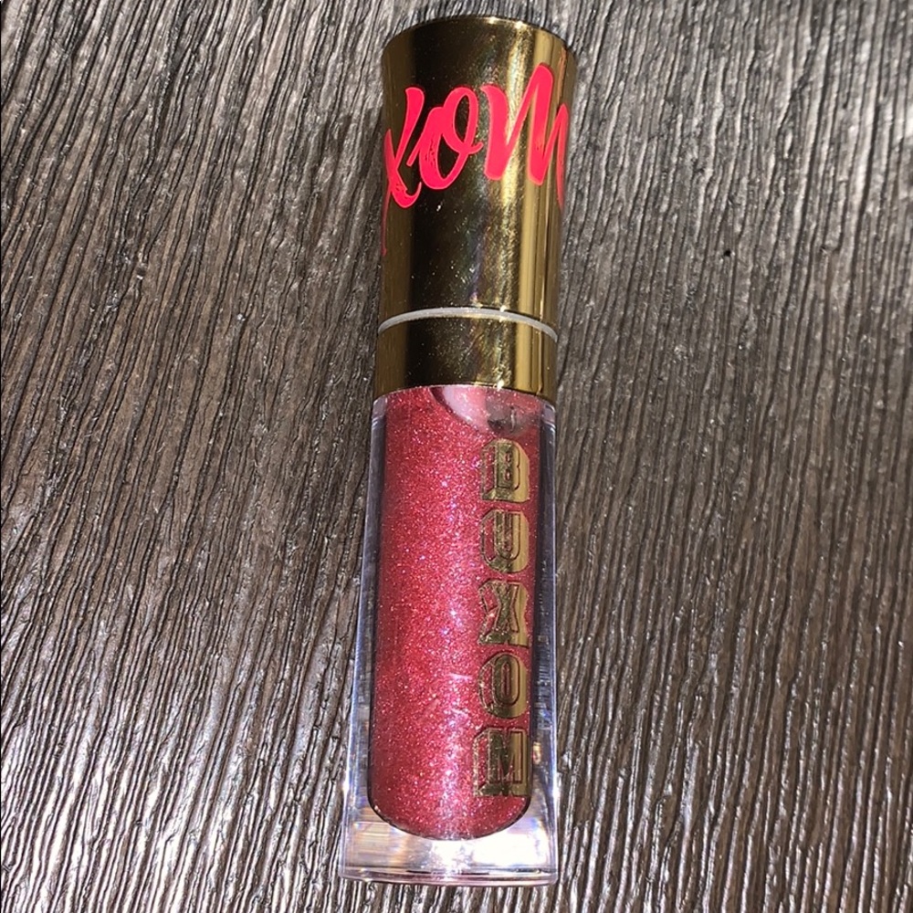 Buxom plumping lipgloss- Shade: ZOE
